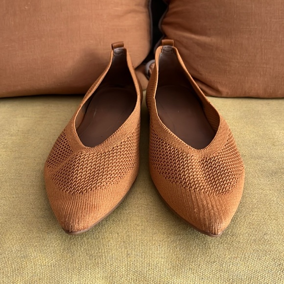 Everlane - ReKnit 40 Hour Flats, pointed toe, Toffee color, Size 9.5 - Picture 3 of 7